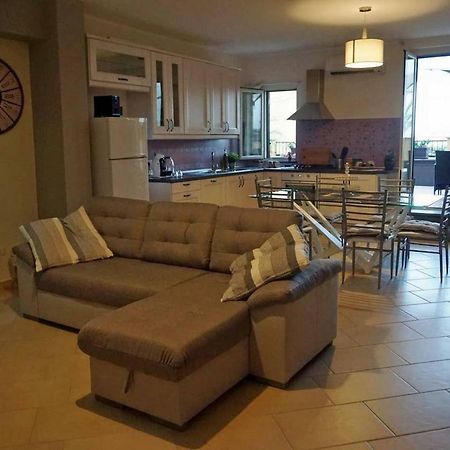 Lilly'S House Apartment Giardini Naxos Ngoại thất bức ảnh