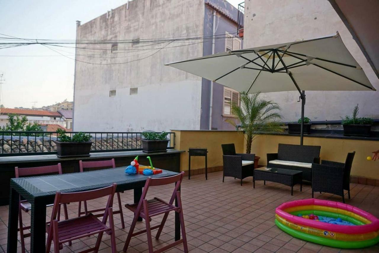 Lilly'S House Apartment Giardini Naxos Ngoại thất bức ảnh