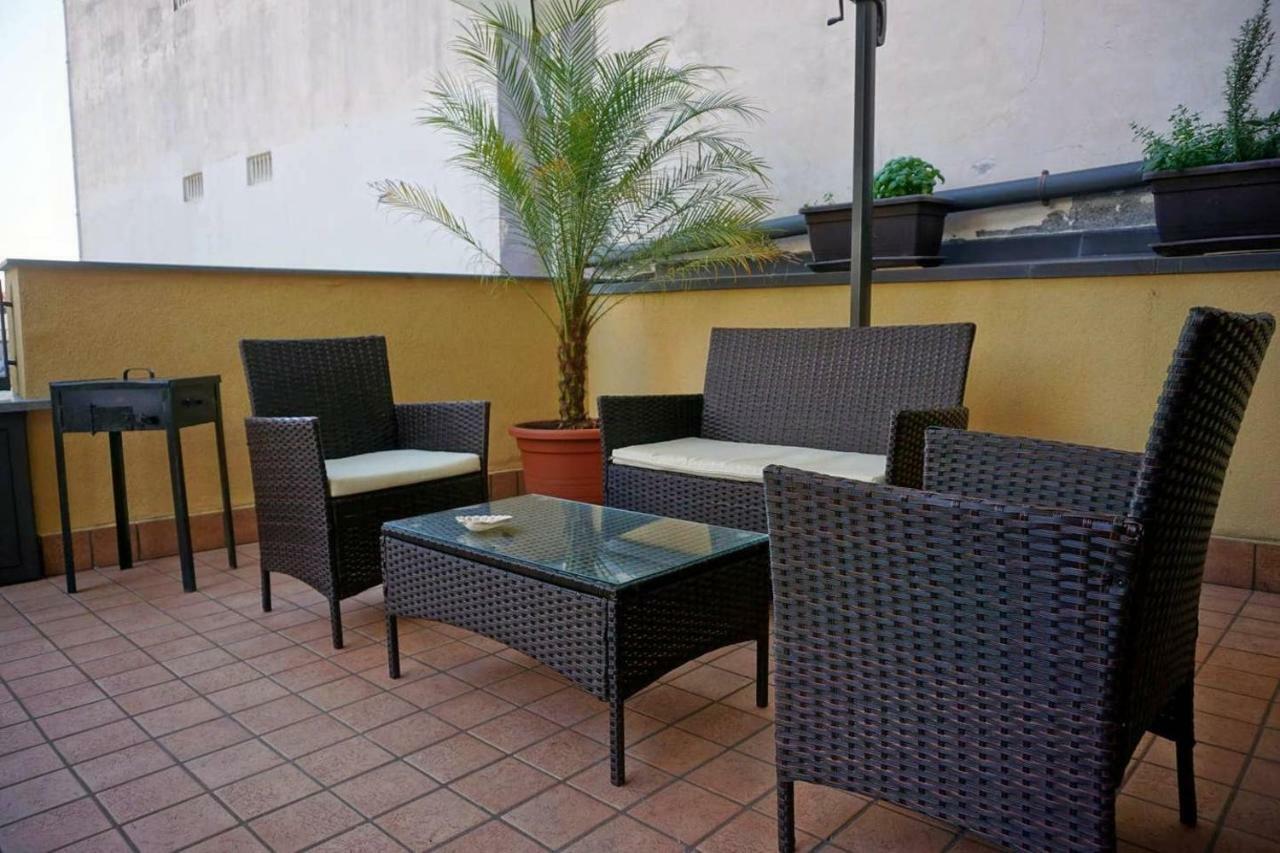 Lilly'S House Apartment Giardini Naxos Ngoại thất bức ảnh